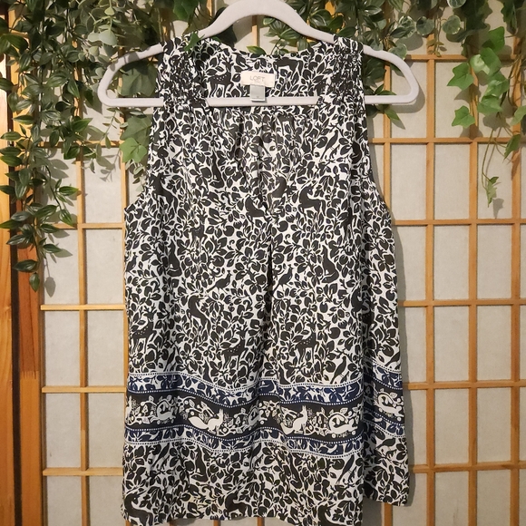 LOFT Tops - Loft Outlet Sleeveless Printed Blouse (Medium) (EUC)